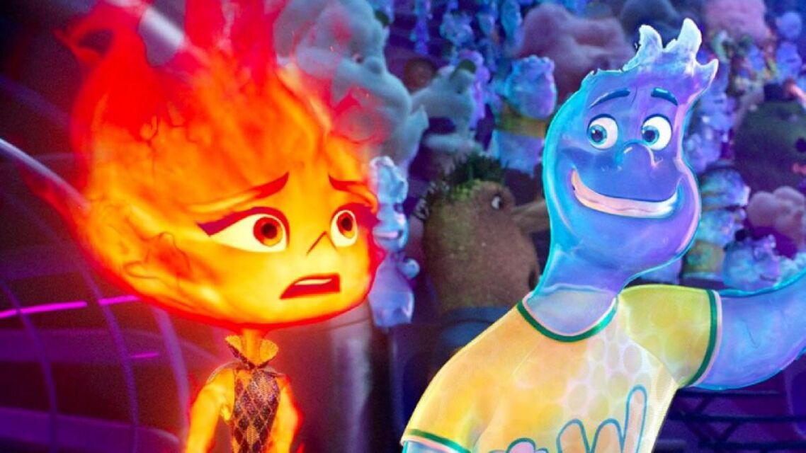 Ember (Leah Lewis) dan Wade (Mamoudou Athie) dalam salah satu adegan film Elemental. (Photo by: Elemental/Disney)