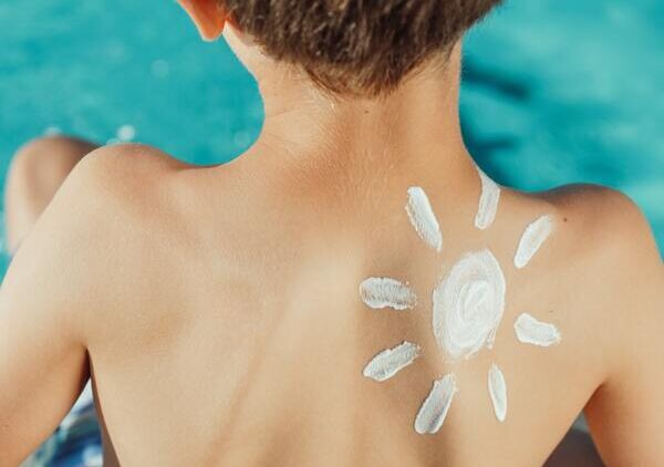 Cegah Kulit Gosong, Ini Tips Memilih Sunblock yang Tepat Sesuai dengan Jenis Kulitmu