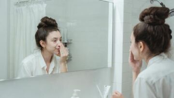 Tips Perawatan Kulit Setelah Beraktivitas di Bawah Sinar Matahari: Mencegah Kerusakan Kulit Akibat Sinar UV