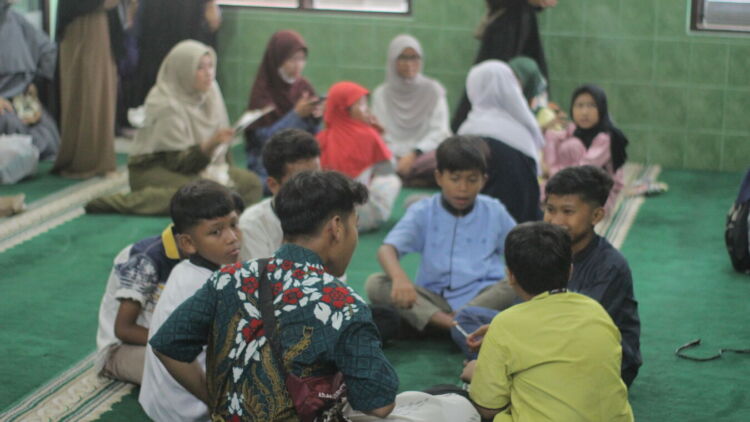 Kehidupan Mahasantri (Mahasiswa Santri): Menjalin Harmoni antara Pendidikan dan Keagamaan