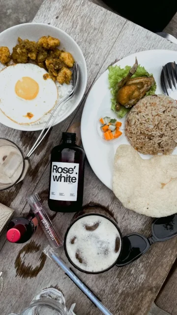8 Kedai Kopi Surabaya Paling Favorit & Ngehits 15 hipwee-Kedai kopi Surabaya Alofa Coffee & Roastery