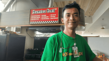 Di Balik Usaha Makanan Legendaris di Kantin UPJ