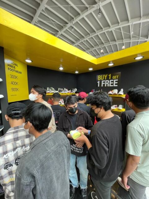 USS Downtown Market Kembali Hadir di Surabaya Membawa Sneakers Serba Rp50.000