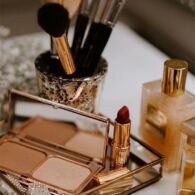 Pretty Previleges di Dunia yang Berdarah