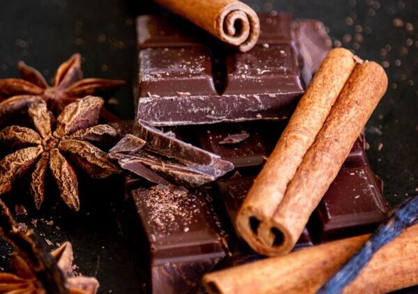 Suka Makan Cokelat Saat Menstruasi? Inilah Efeknya