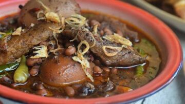 Menikmati Kelezatan Brongkos, Makanan Khas Jogja yang Menggugah Selera