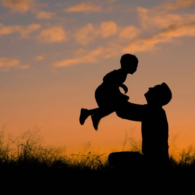 Peran Tak Tergantikan: Kepentingan Seorang Ayah dalam Tumbuh Kembang Anak