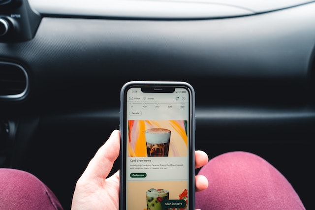 Foto oleh Erik Mclean dari Pexels