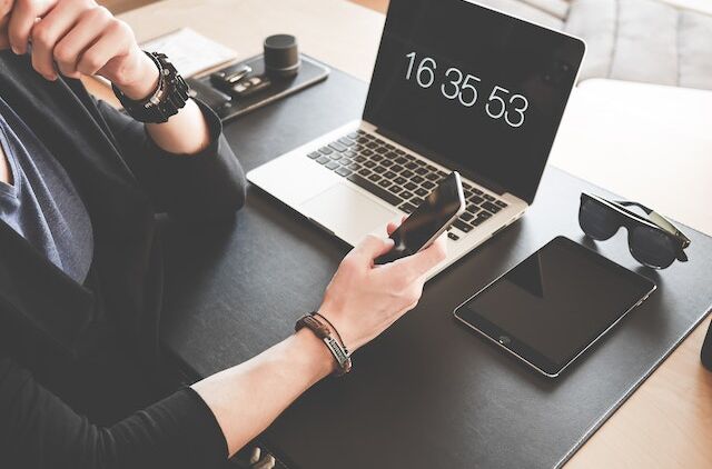 Mengurangi Kecanduan HP: Langkah-langkah Menjaga Keseimbangan Digital