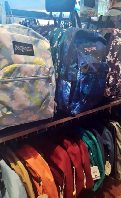 “Always With You”, Koleksi Musim Gugur 2023 Jansport yang Siap Menemani Aktivitasmu