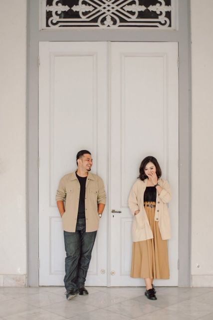 8 Ide Baju Pre-wedding Simple yang Casual Tema Santai 15