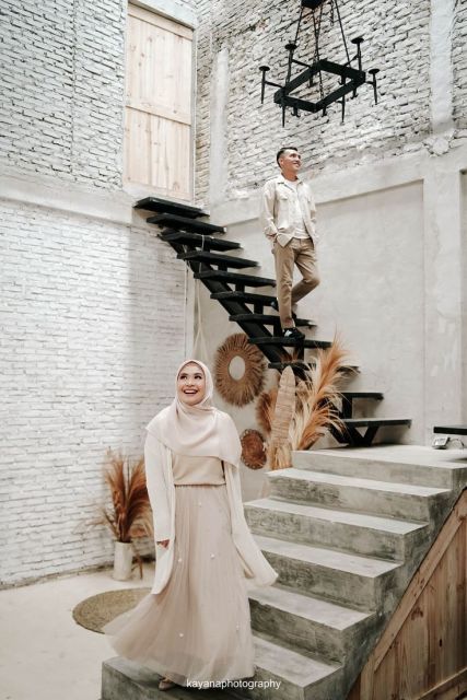 8 Ide Baju Pre-wedding Simple yang Casual Tema Santai 16