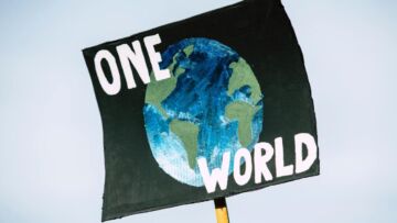 Dampak Globalisasi: Perubahan, Tantangan, dan Peluang dalam Era Revolusi Industri 5.0