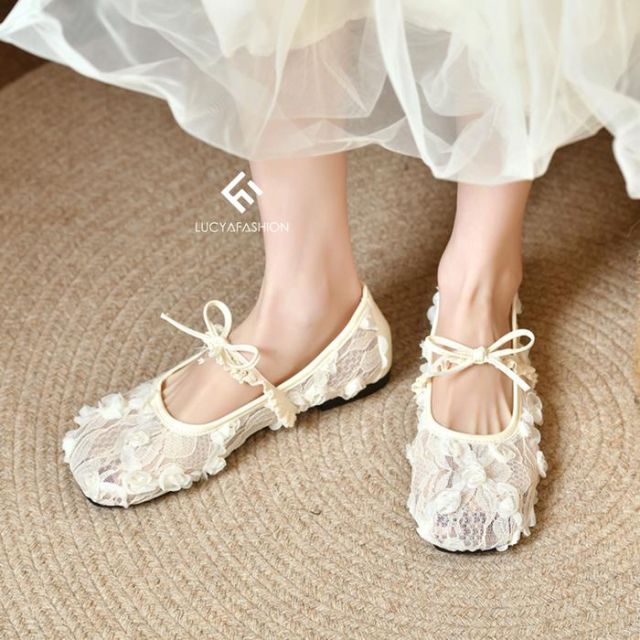 9 Pilihan Flat Shoes Buat Kondangan, Tetap Nyaman untuk Tampil Anggun 16