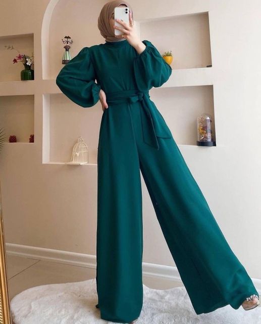 8 Jumpsuit Hijab yang Pas Buat Kondangan, Alternatif Selain Kebaya atau Busana Batik Nih! 13