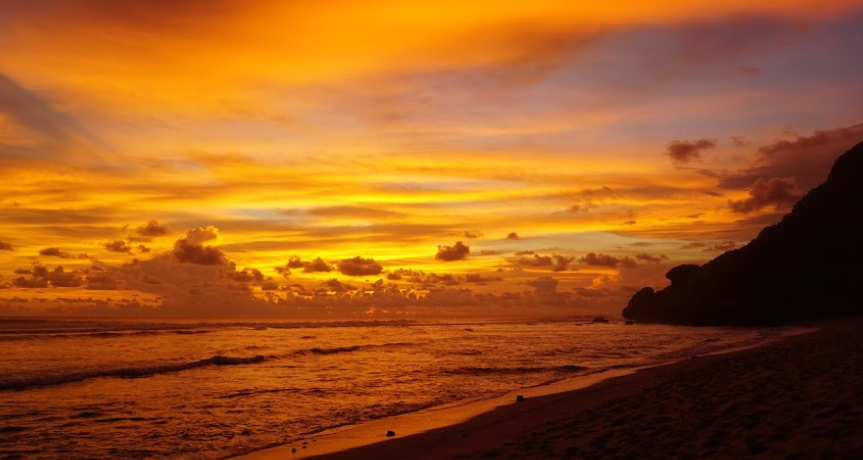 8 Pantai Sunset di Bali yang Cocok untuk Menikmati Senja, Suasananya Romantis Banget!