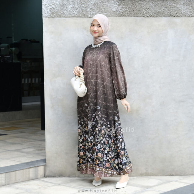 7 Busana Muslim Wanita Brand Lokal yang Harganya Terjangkau dan Desainnya Elegan! 9 busana muslimah