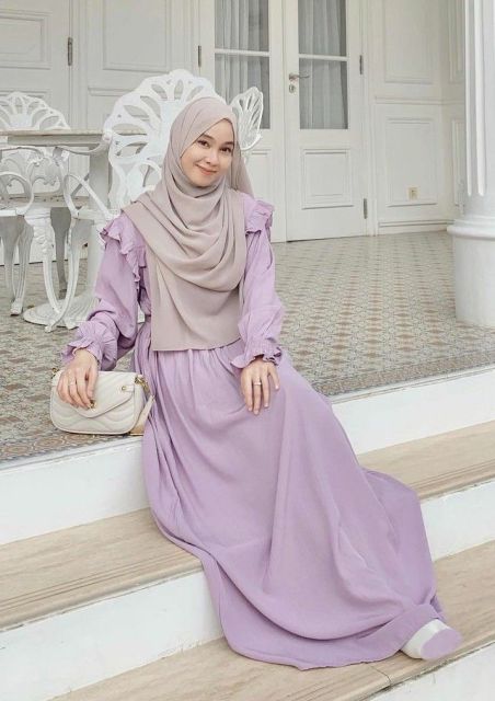 Baju Lilac Cocok dengan Hijab Warna Apa? 10 Mix and Match Ini Bikin Kamu Tampil Stylish! 28 Baju Lilac Cocok dengan Hijab Warna Apa? 10 Mix and Match Ini Bikin Kamu Tampil Stylish!
