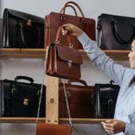 Siapa Sangka? 5 Tas Branded Ini Diklaim Made in China!
