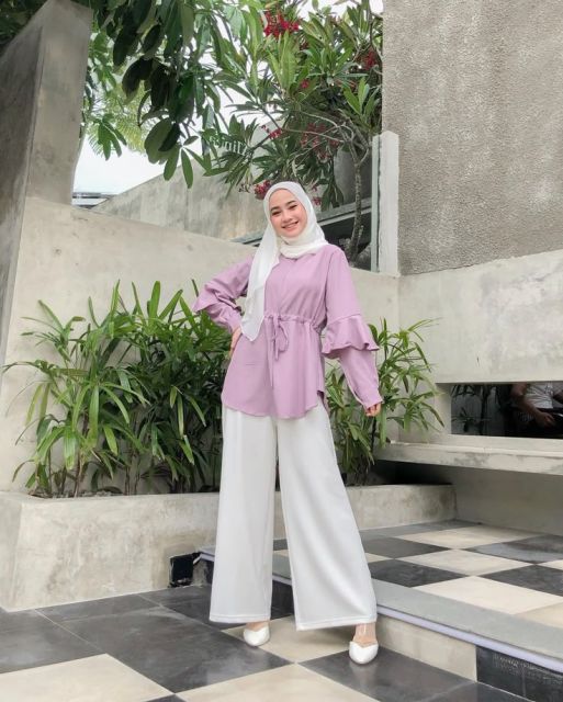 Baju Lilac Cocok dengan Hijab Warna Apa? 10 Mix and Match Ini Bikin Kamu Tampil Stylish! 21 Baju Lilac Cocok dengan Hijab Warna Apa? 10 Mix and Match Ini Bikin Kamu Tampil Stylish!