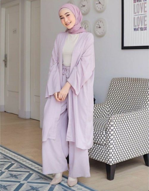 Baju Lilac Cocok dengan Hijab Warna Apa? 10 Mix and Match Ini Bikin Kamu Tampil Stylish! 22 Baju Lilac Cocok dengan Hijab Warna Apa? 10 Mix and Match Ini Bikin Kamu Tampil Stylish!