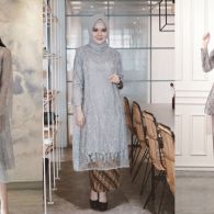 8 Gaya Baju yang Cocok untuk Ibu yang Menghadiri Wisuda Anaknya​, Cantik Banget!