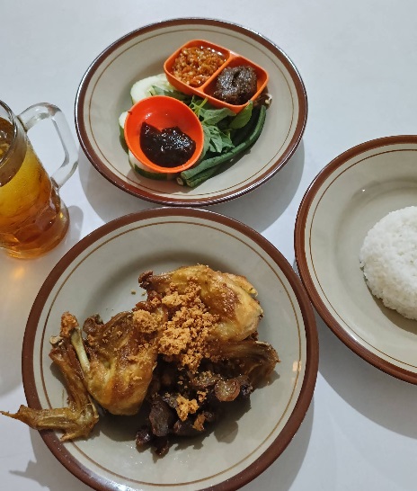 Ayam Goreng Widuran Solo Ternyata Tidak Halal, Ini 7 Toko Ayam Goreng Dijamin Halal & Enak di Solo!