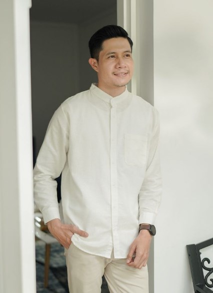 7 Inspirasi Outfit Bukber Pria yang Stylish & Nyaman 14 baju koko modern