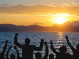 11 Lagu yang Cocok untuk Menikmati Sunset, Momen Senja Jadi lebih Syahdu & Romantis!