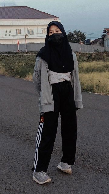 outfit keren buat cewek berhijab saat jogging