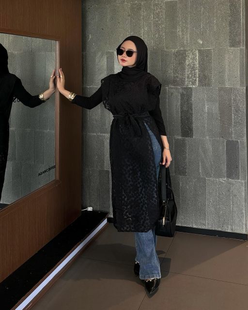 10 Outfit Kondangan Pakai Celana yang Bikin Kamu Tampil Stunning dan Stylish!