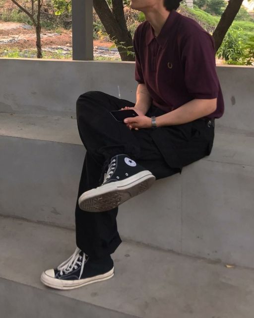 7 Inspirasi Outfit Bukber Pria yang Stylish & Nyaman 13 polo shirt