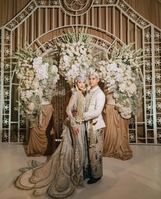 Tampilan Al dan Alyssa dalam balutan busana sunda