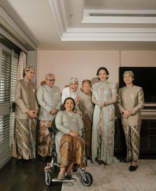 Irwan Mussry dengan Ortu dan Anak Maia Estianty