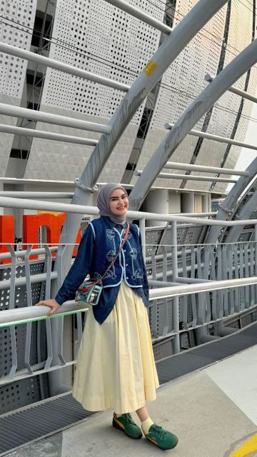 10 Ide OOTD Konser Hijab yang Stylish dan Nyaman Dipakai Berjam-jam