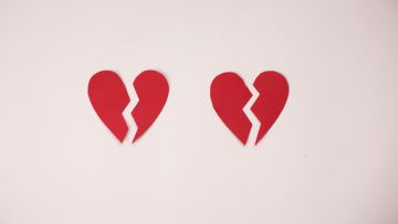 7 Lagu Cinta Beda Agama Ini Punya Lirik Dalam yang Bisa Buat Kamu Galau!