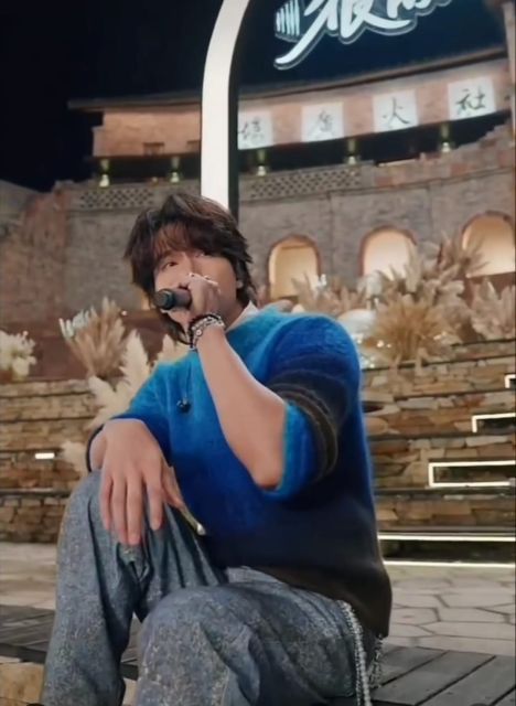 Momen Jerry Yan menyanyi