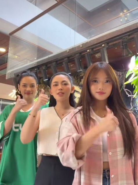 Erica Carl bersama kedua sahabatnya fuji dan rachel
