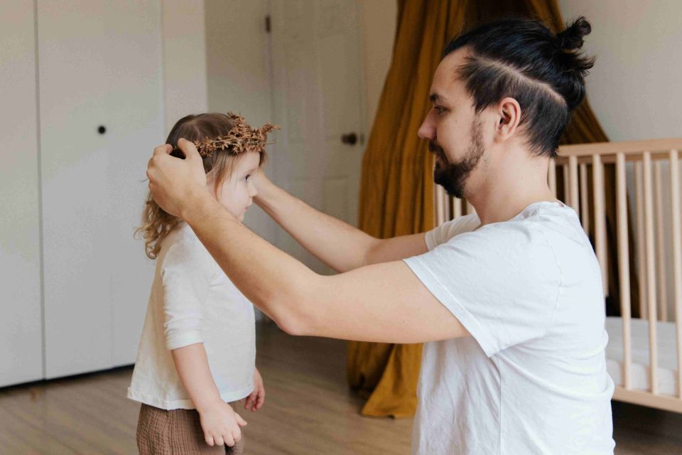 mengapa ayah lebih sayang kepada anak perempuan
