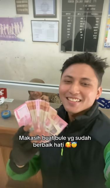 ojol core dapat uang tip 100 euro