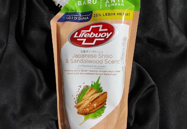 lifebuoy japanese shiso & sandalwood antibacterial body wash