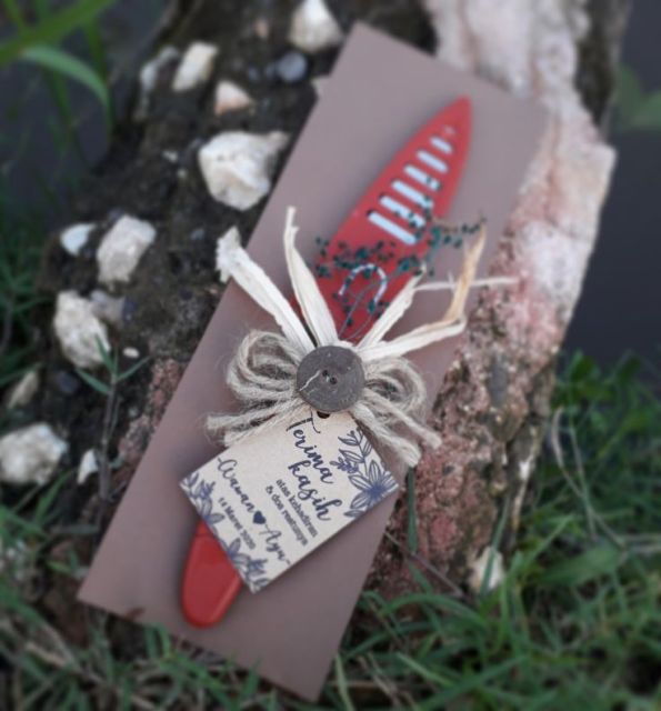 Mitos souvenir pernikahan-pisau