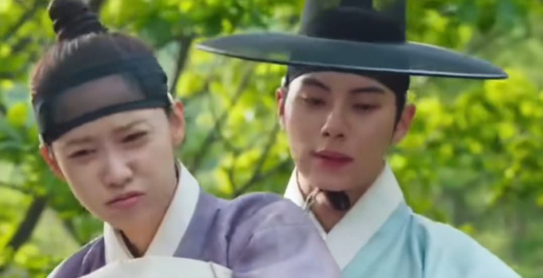 23 Momen Romantis Yoona dan Chaemin di Bon Appetit, Your Majesty Penuh Chemistry 68 ji yeong mual karena naik kuda