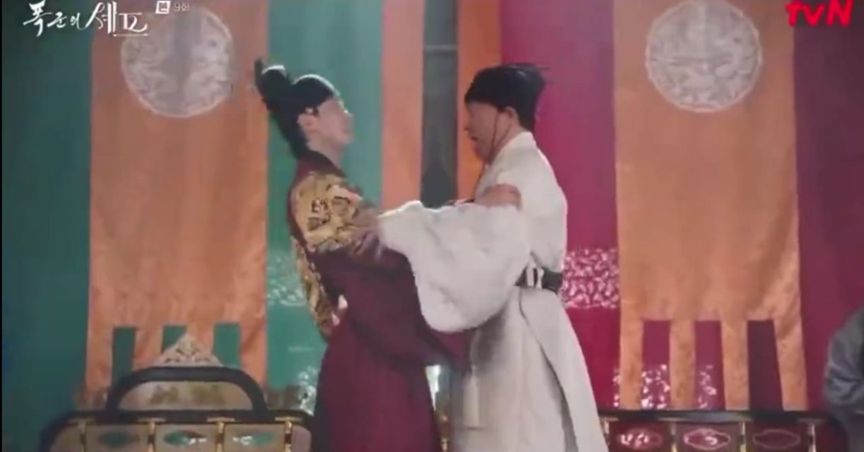 23 Momen Romantis Yoona dan Chaemin di Bon Appetit, Your Majesty Penuh Chemistry 70 Raja menyundul dahi utusan Ming