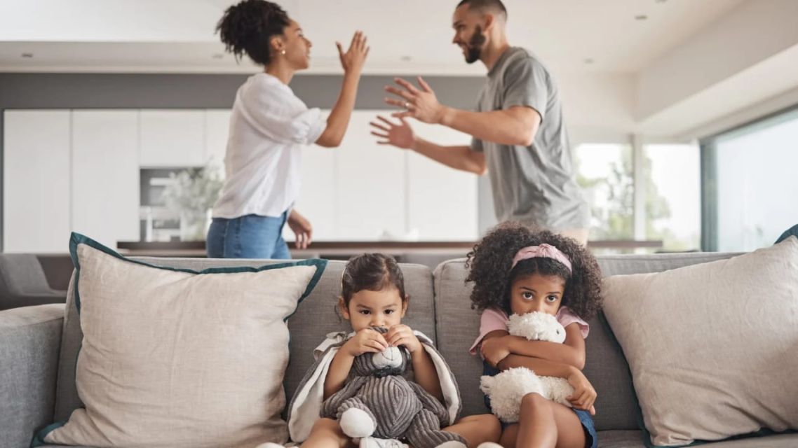 anak-anak yang mewariskan trauma di kepala ortinya