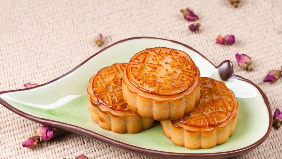 Mooncake: 10 Fakta Unik & Resep Legendaris yang Bikin Ketagihan di 2025 25 mooncake klasik panggang
