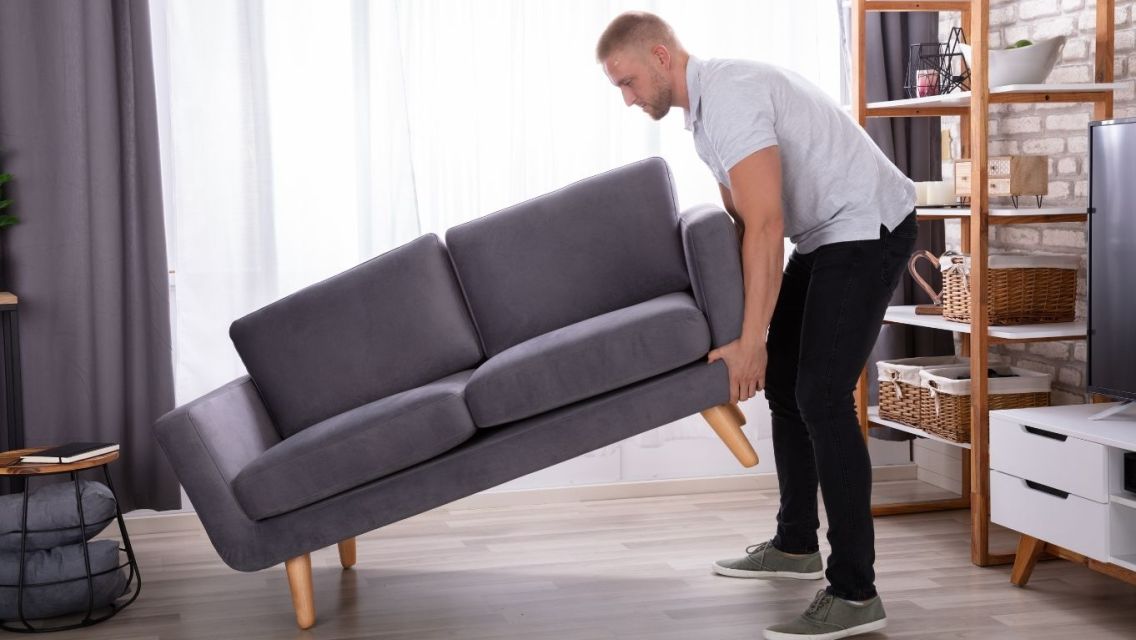 7 Cara Bikin Sofa Lama Terlihat Baru Tanpa Harus Beli Lagi