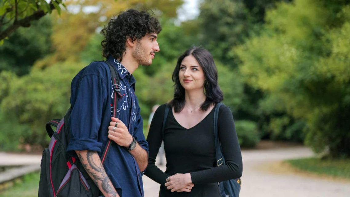 berusaha ingin selalu dekat