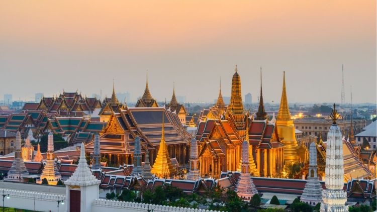 Thailand Umumkan Berkabung 1 Tahun, Turis Wajib Taati Peraturan Ini!