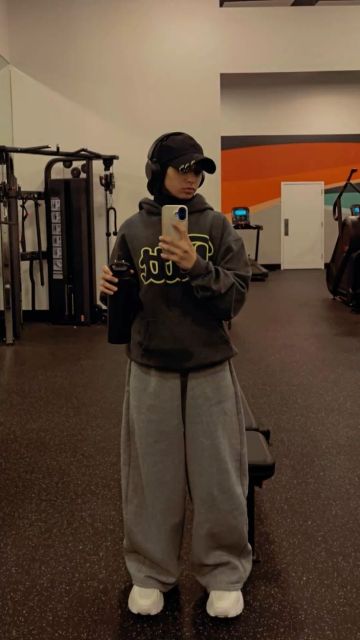 9 Model Outfit Olahraga Hijab yang Cocok dengan Style Kamu! 20 9 Model Outfit Olahraga Hijab yang Cocok dengan Style Kamu!